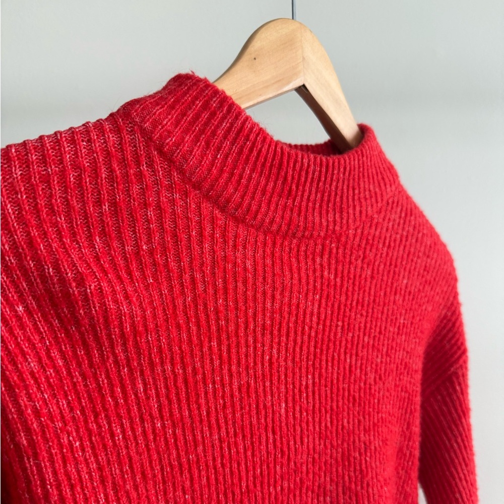Divided Cropped Knit - Picture 3 of 8